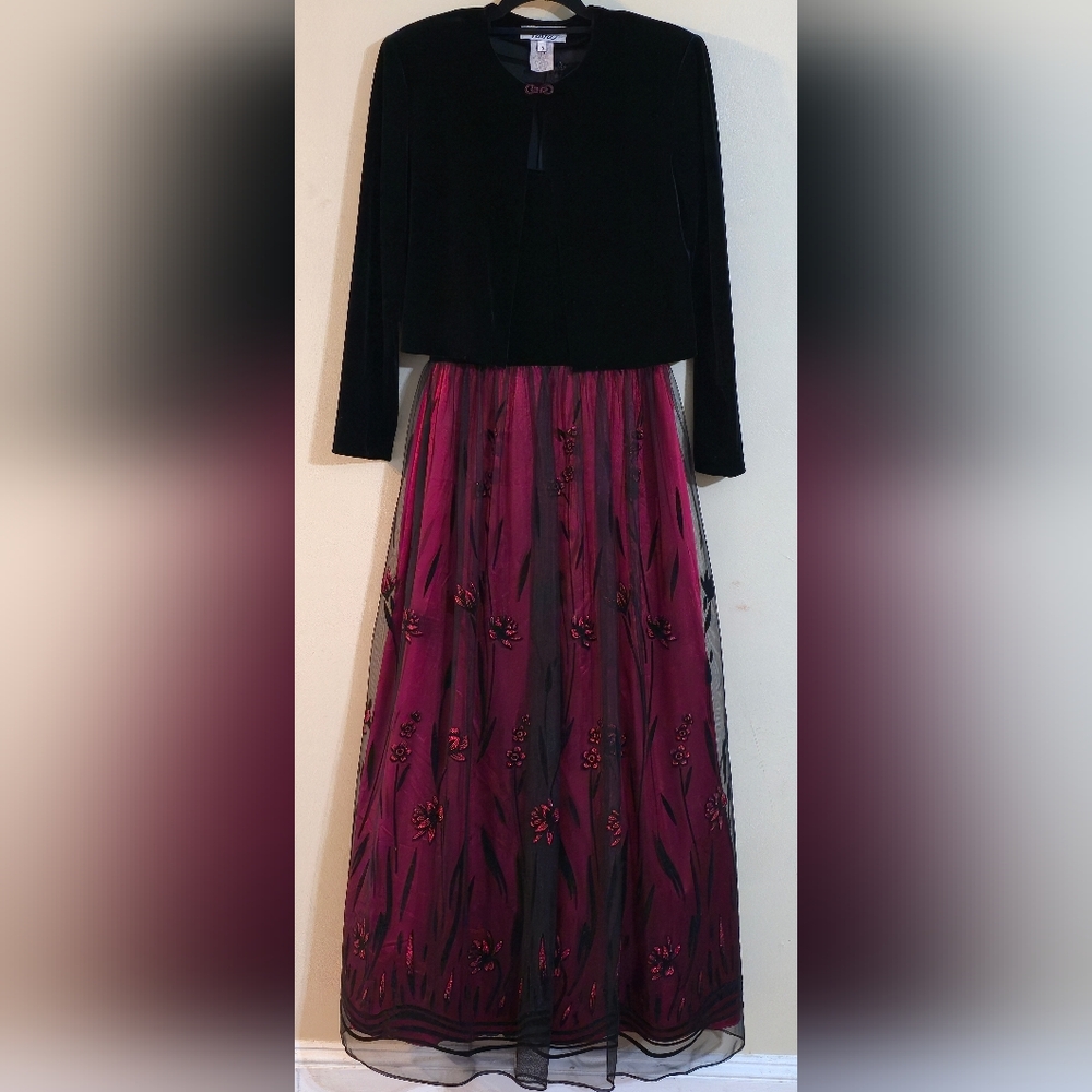 Vintage Patra Maxi Dress Gown Womens Size 8 Black and Red 2 Pc Velvet And Satin